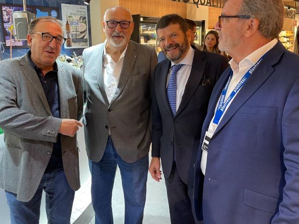 Reobertura del nou format de botiga Plusfresc