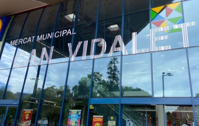 Peixateries al Mercat Municipal de Can Vidalet