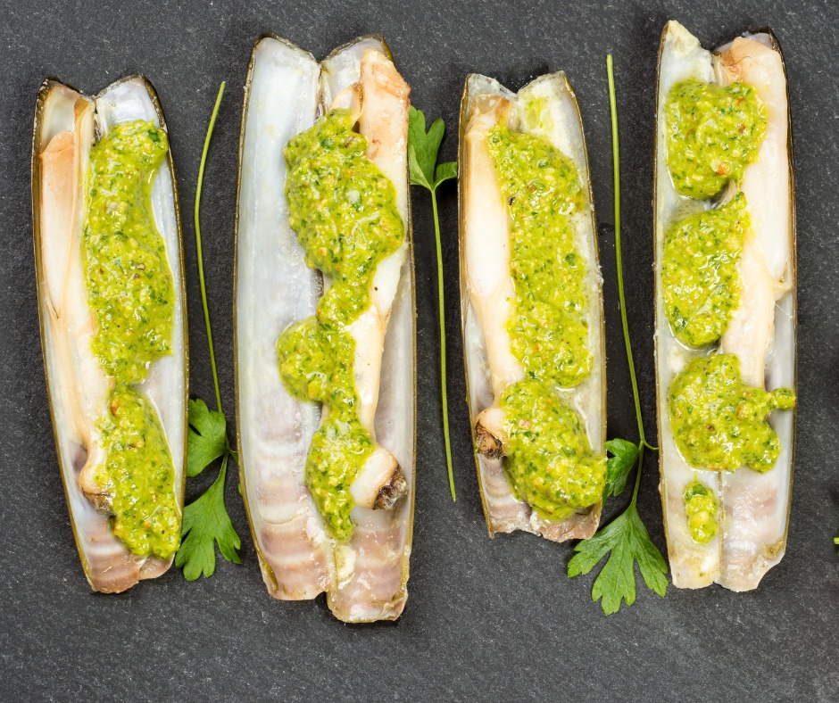 Navalles amb salsa pesto