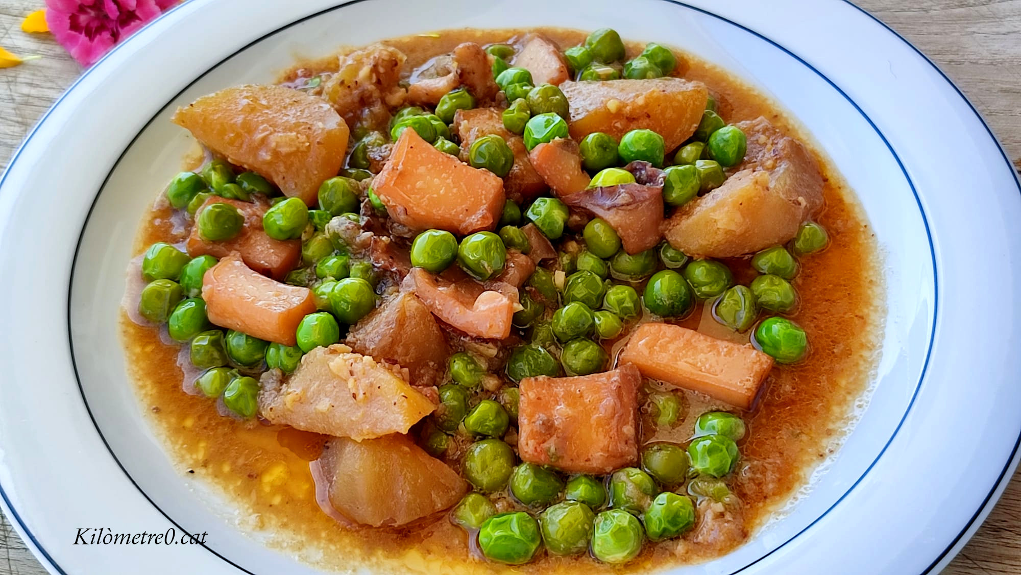 Sèpia de Blanes amb patates i pèsols