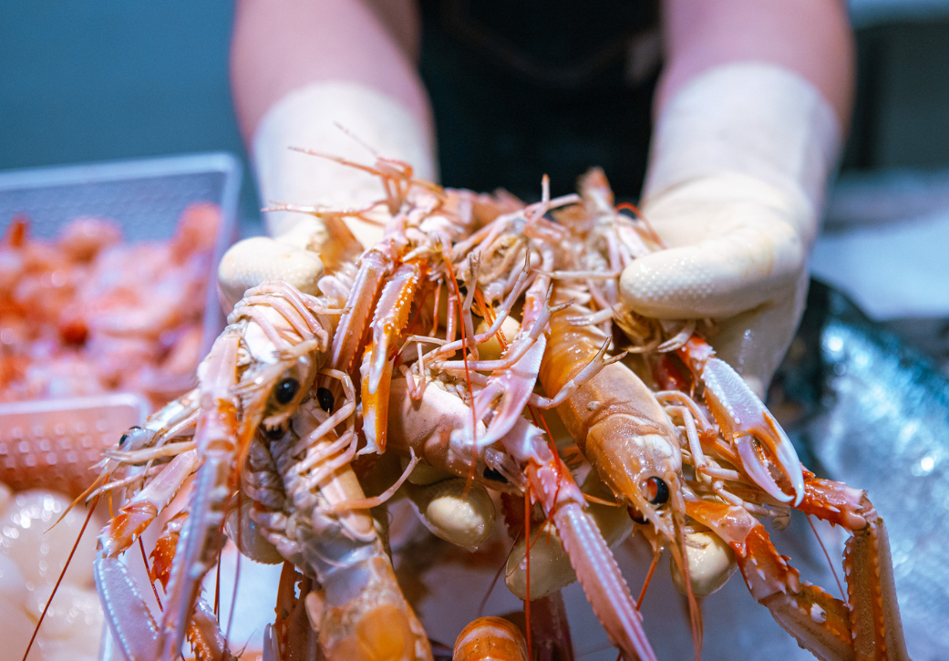 El petit comerç i les peixateries tradicionals davant l’increment del SMI