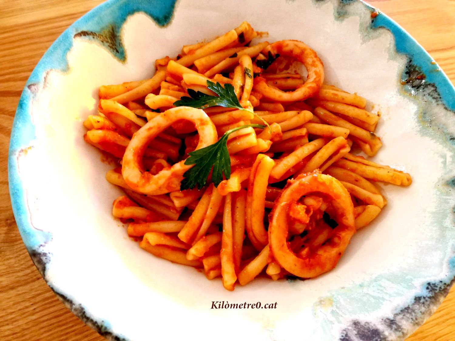 CASARECCE AMB CALAMARS DE POTERA