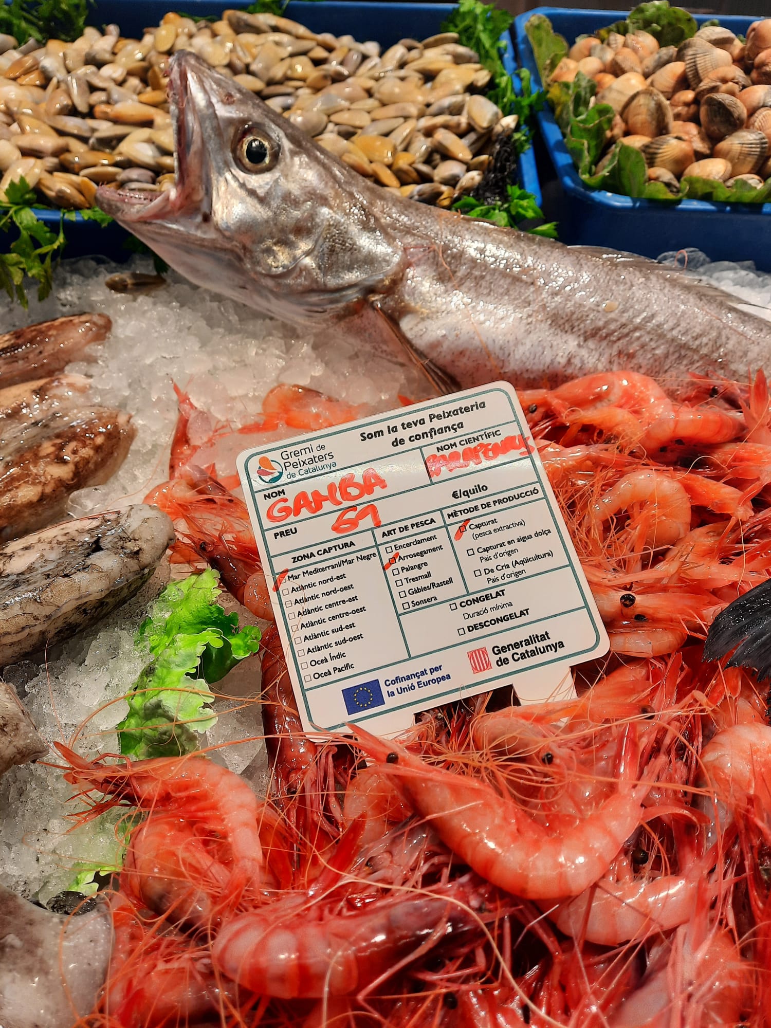 El Gremi t’Ajuda: Etiquetar correctament és obligatori. Transparència i confiança a la peixateria