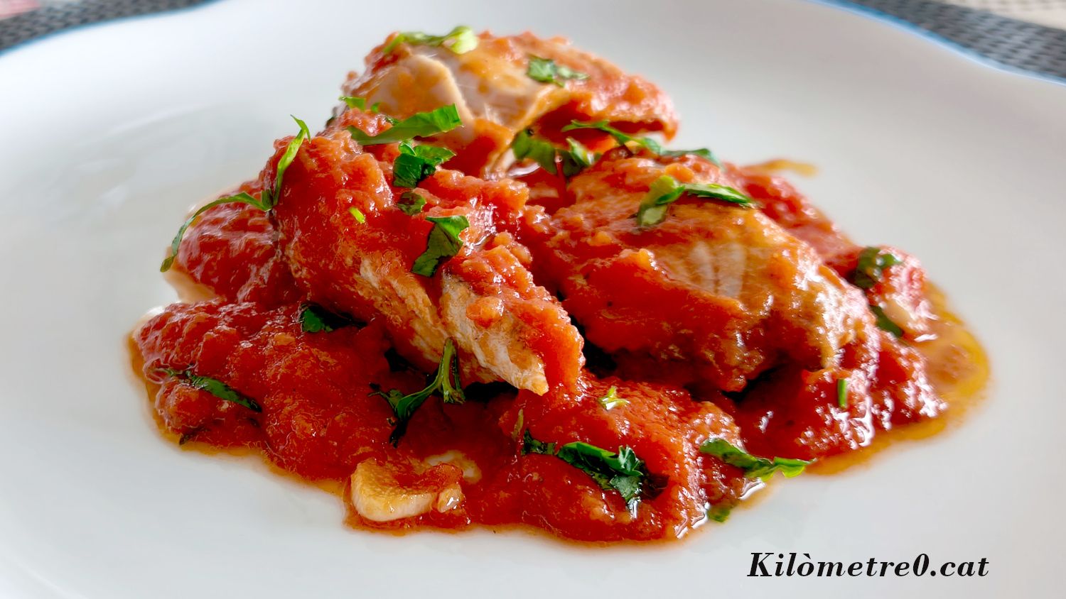 Bacoreta de Blanes amb salsa de tomàquet